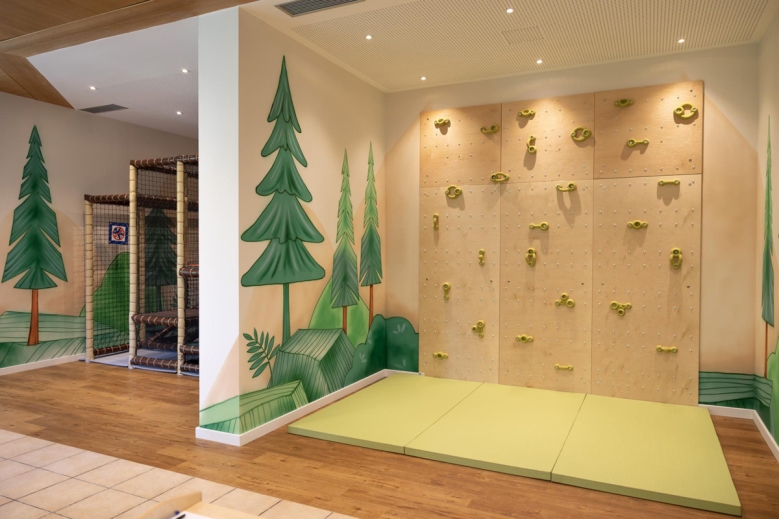 Hotel Blu Senales Active & Family Resort - SKIMAX