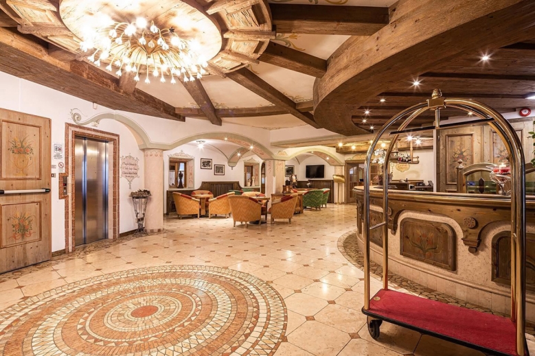 Hotel Luxury Hotel Grand Chalet Soreghes