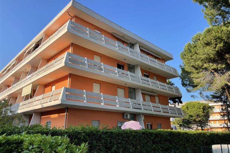 Hotel Apt. domy Landorra / Carina