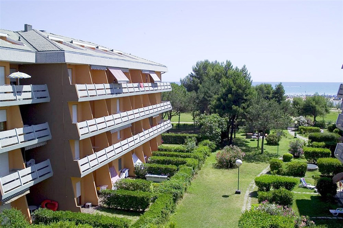 Apt. domy Landorra / Carina 24