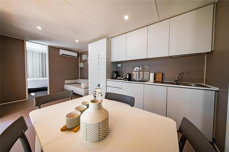 Kemp Arena Stoja MH 13