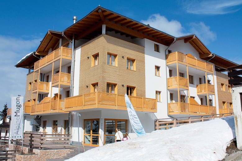 Hotel Hotel Alpine Mugon