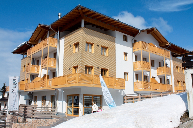 Hotel Hotel Alpine Mugon