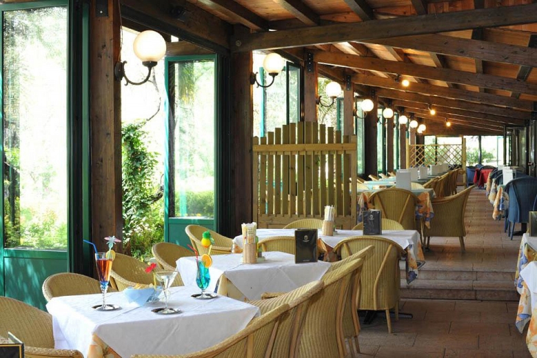 Hotel Park Hotel Oasi dovolenka