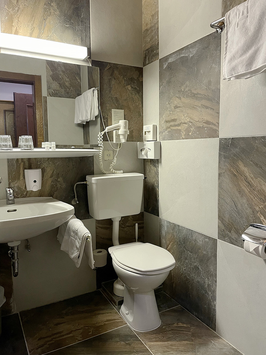 Hotel Cafe & Restaurant Haas 25