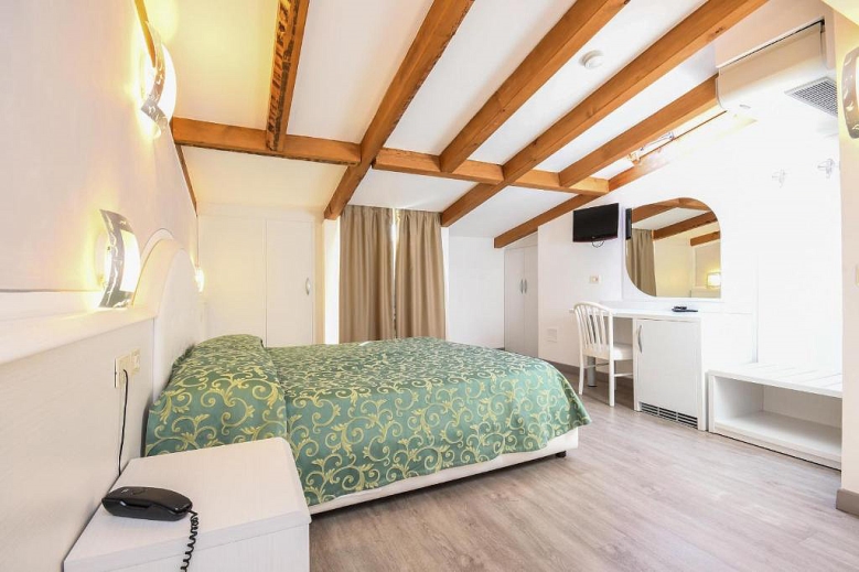 Hotel Hotel Garda Bellevue