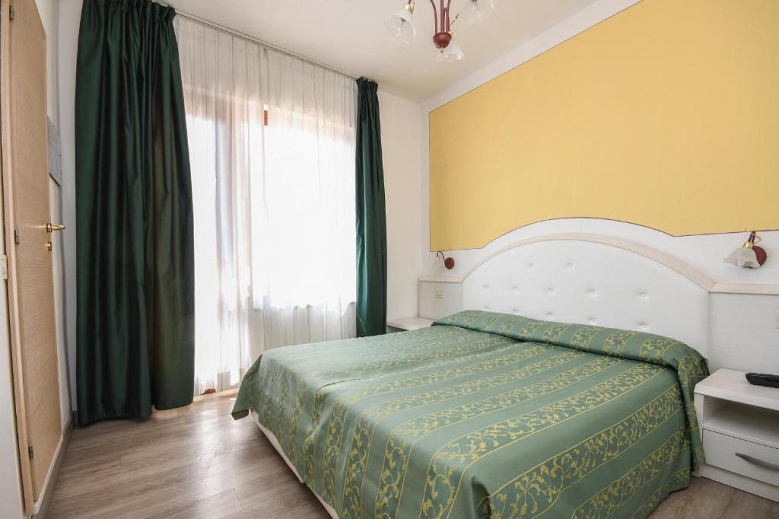 Hotel Hotel Garda Bellevue