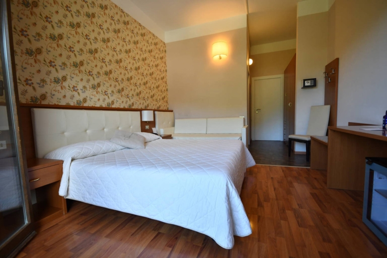 Hotel Hotel Il Cervo autobusem