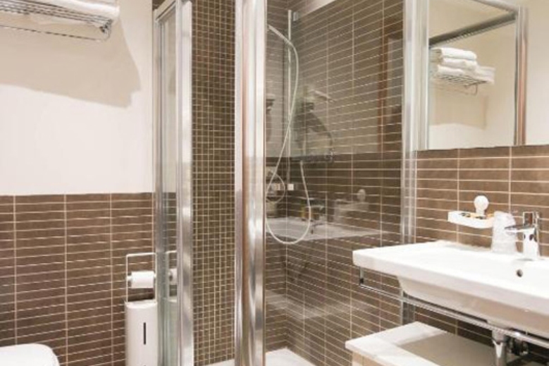 Hotel Hotel Il Cervo autobusem