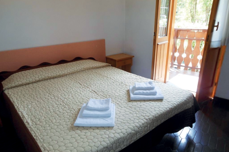 Hotel Hotel Trinité autobusem