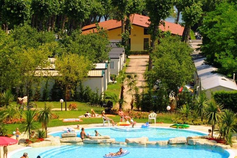 Hotel Camping Bella Italia