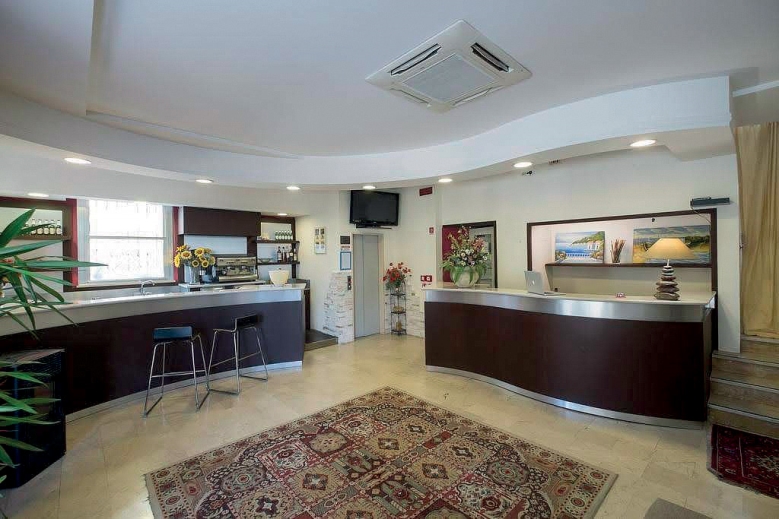 Hotel Hotel Crosal
