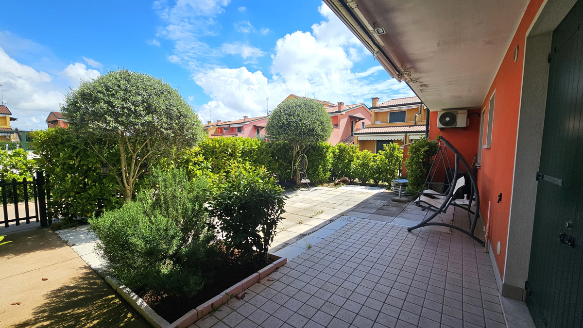 Villaggio Dei Fiori 4