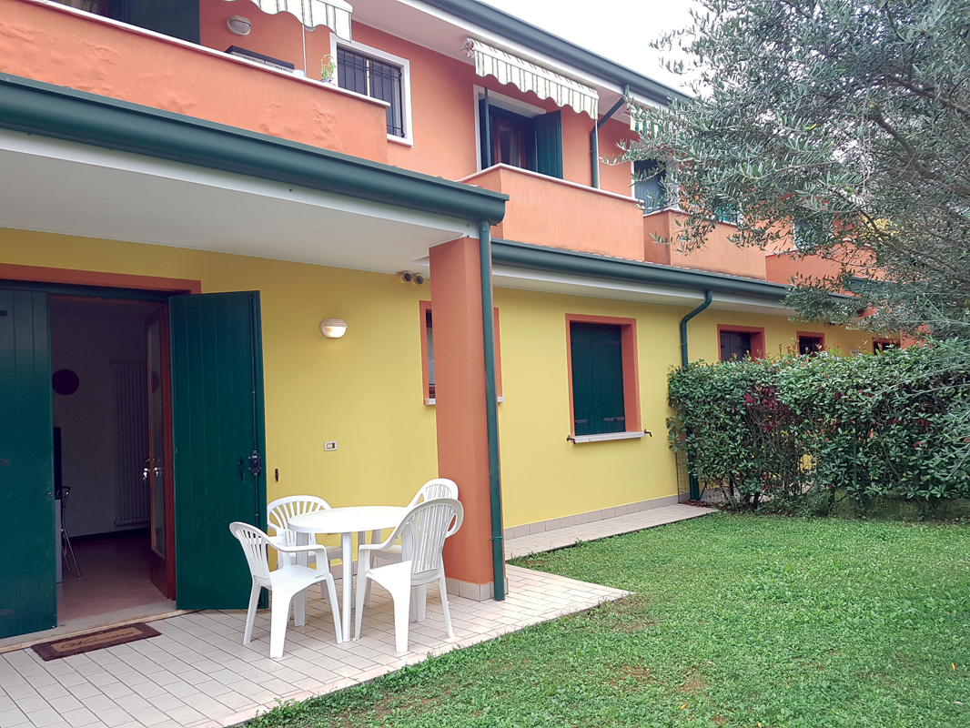 Villaggio Dei Fiori 8