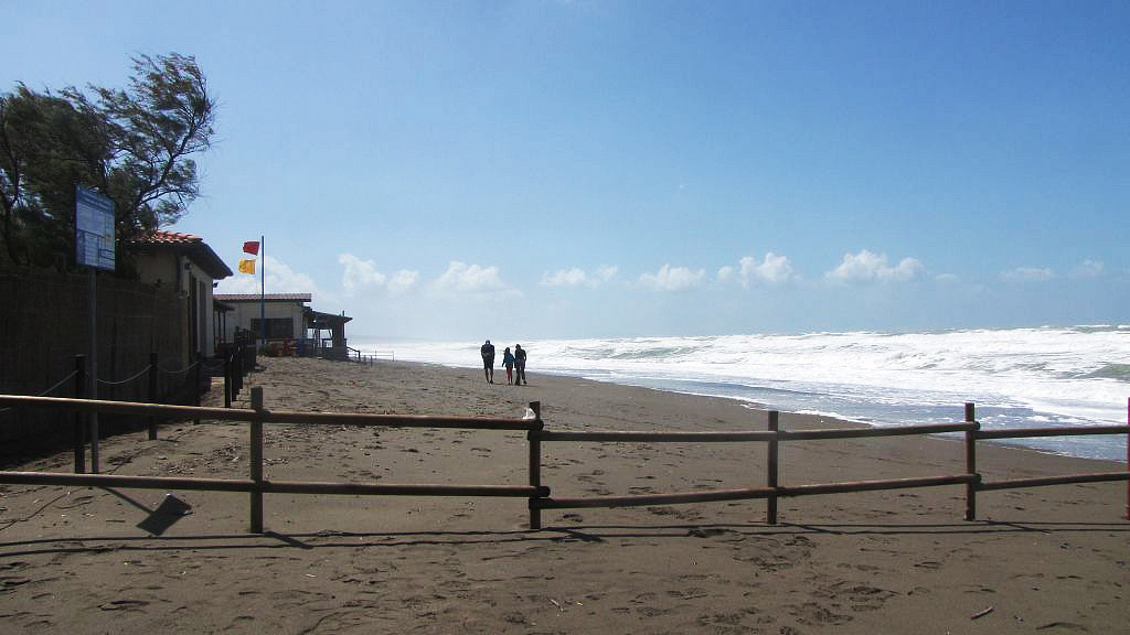 Free Beach Camping Village 17